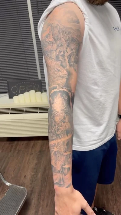 Veronica Hahn tattoo 046