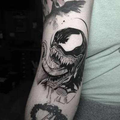 Vittoria Gallo tattoo 042