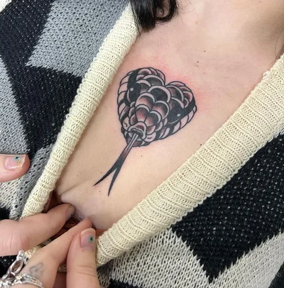 Vicky Morgan tattoo 017