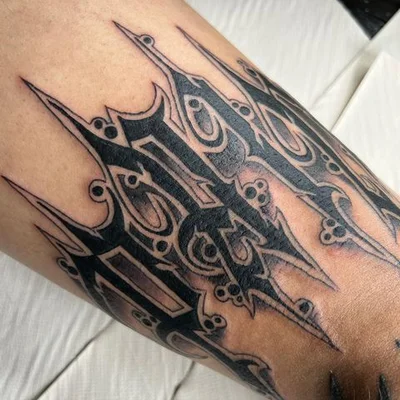 Vicky Morgan tattoo 018