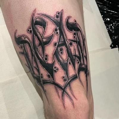 Vicky Morgan tattoo 019