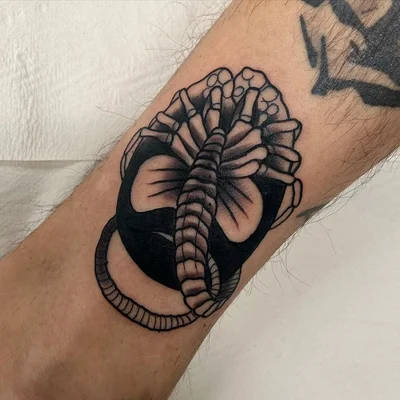 Vicky Morgan tattoo 022
