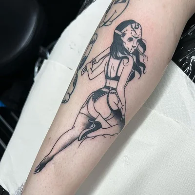 Vicky Morgan tattoo 024
