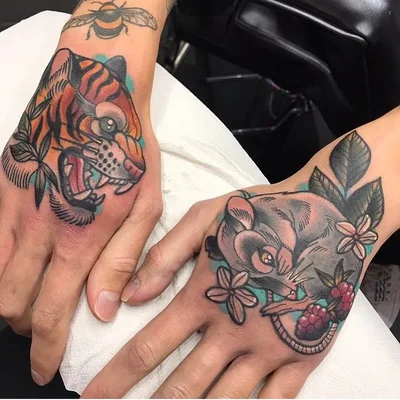 Vicky Morgan tattoo 031