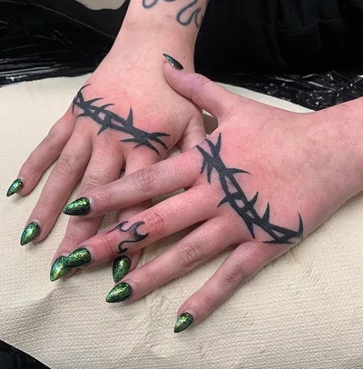 Vicky Morgan tattoo 037