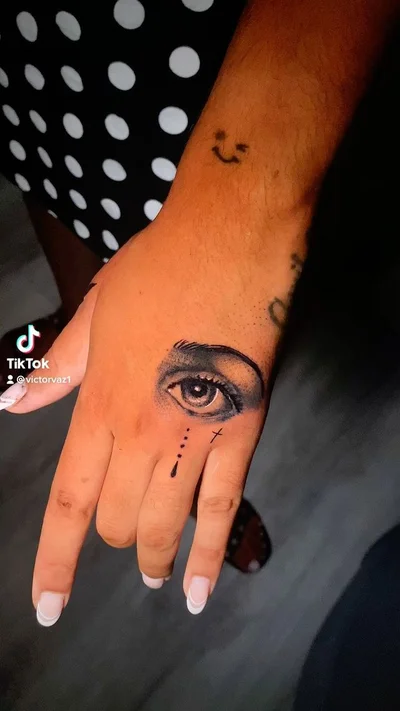 Victor Vaz tattoo 008