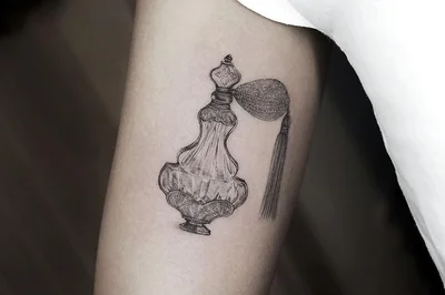 Victoria Wong tattoo 022