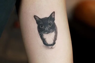 Victoria Wong tattoo 042
