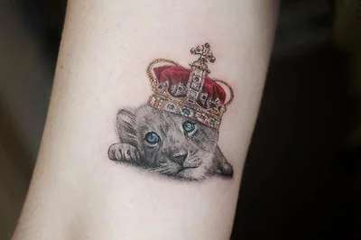 Victoria Wong tattoo 046