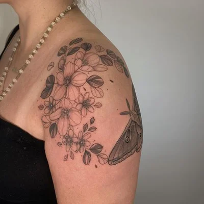 Victoria Kravec tattoo 007