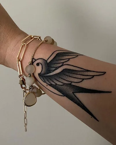 Victoria Kurtz tattoo 037