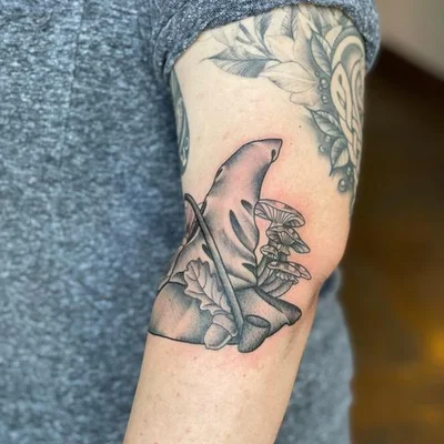 Victoria Kurtz tattoo 040
