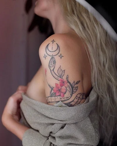 Victoria Victory tattoo 049