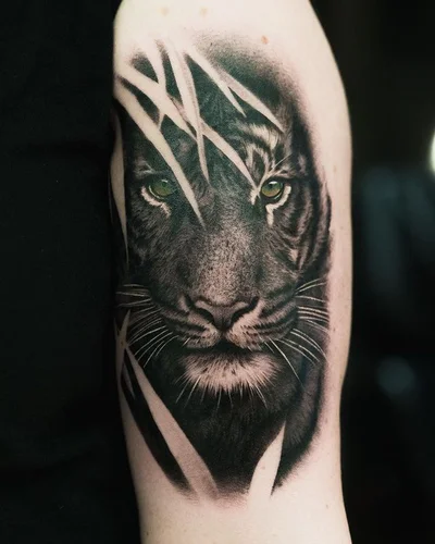 Victor Mossby tattoo 017