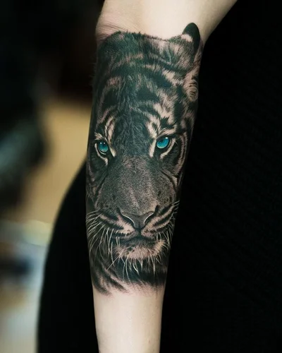 Victor Mossby tattoo 026