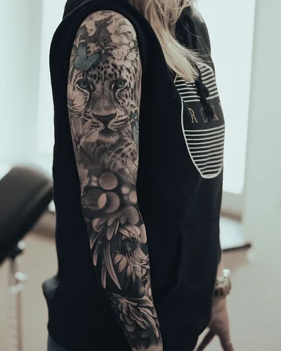 Victor Mossby tattoo 041