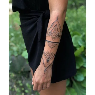 Viktoria Vitez tattoo 039