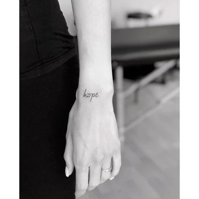 Viktoria Vitez tattoo 043