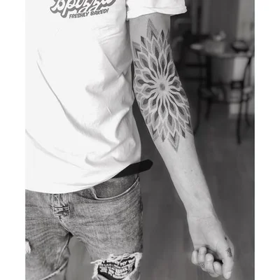 Viktoria Vitez tattoo 046