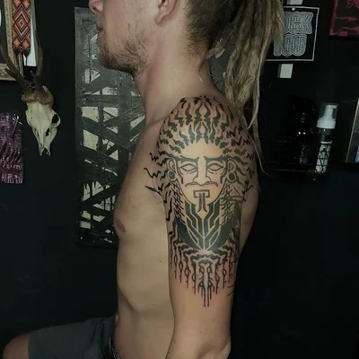 Vincent Artmour tattoo 007