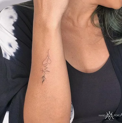 Viona Mallory tattoo 010