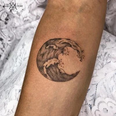 Viona Mallory tattoo 014