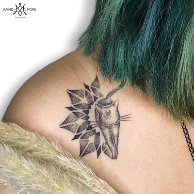 Viona Mallory tattoo 019