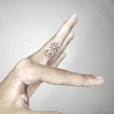 Viona Mallory tattoo 023