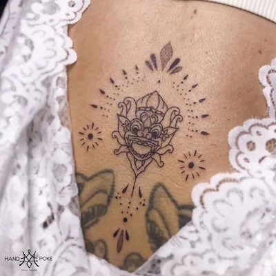 Viona Mallory tattoo 026
