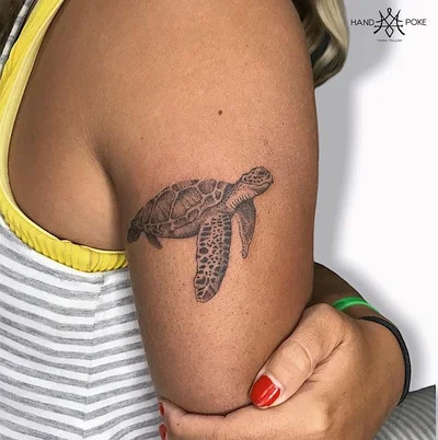 Viona Mallory tattoo 028