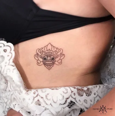 Viona Mallory tattoo 049