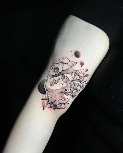 Vivien Vamosi tattoo 016