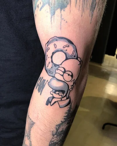 Vivien Vamosi tattoo 020