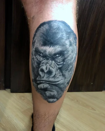 Vivien Vamosi tattoo 036