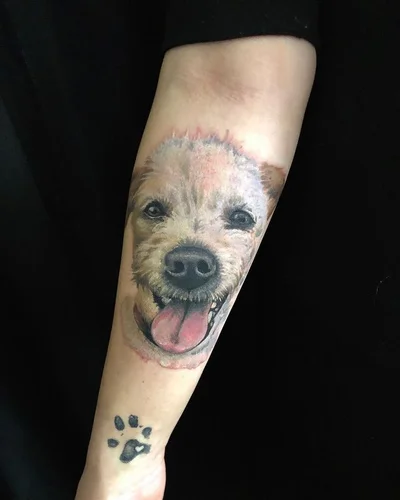 Vivien Vamosi tattoo 037