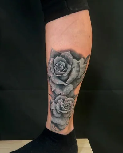 Vivien Vamosi tattoo 040