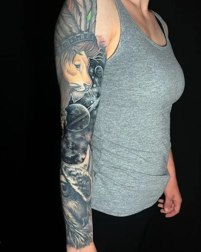 Vivien Vamosi tattoo 047