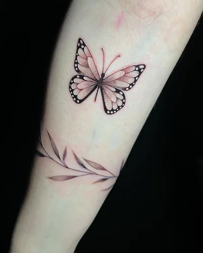 Vivien Vamosi tattoo 048