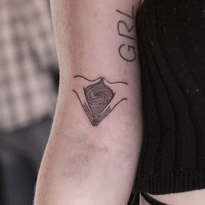 Vivian Turini tattoo 010