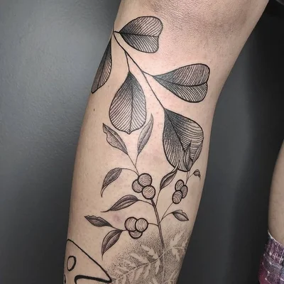 Vivian Turini tattoo 036