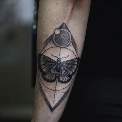 Vivian Turini tattoo 043