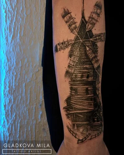 Mila Gladkova tattoo 007