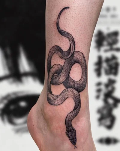 Mila Gladkova tattoo 008