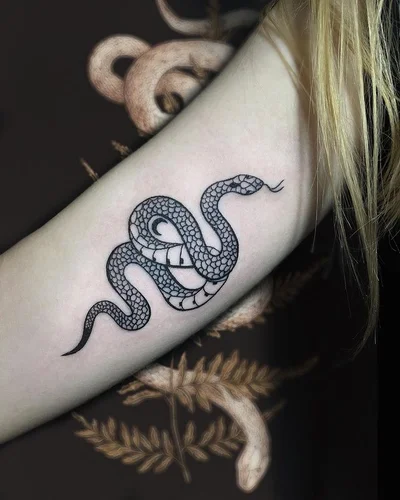 Mila Gladkova tattoo 015