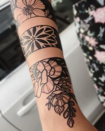 Mila Gladkova tattoo 033