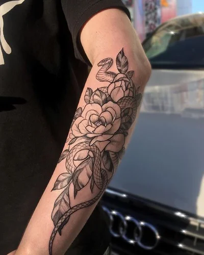 Mila Gladkova tattoo 045