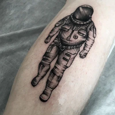 Victoria Ovsyannikova tattoo 037
