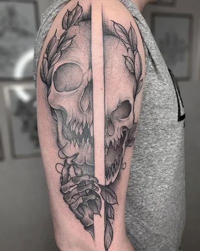 Victoria Ovsyannikova tattoo 044