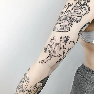 Samantha Vos tattoo 018