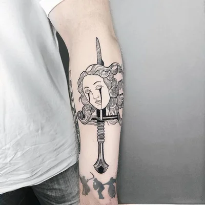 Samantha Vos tattoo 029